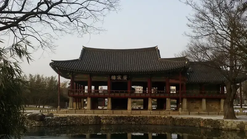 견우직녀 전설 깃든 오작교 돌다리 건너기 체험