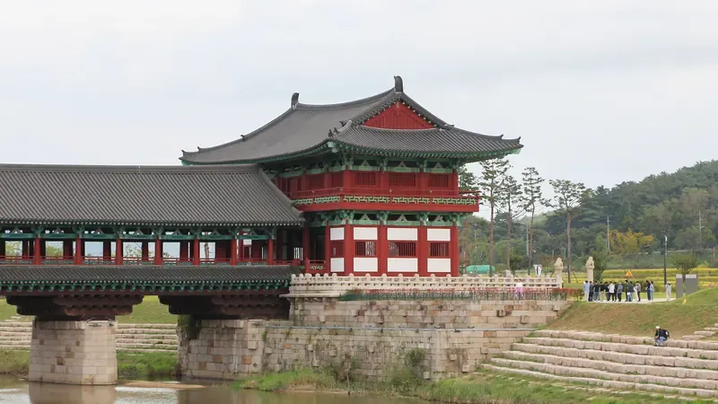 남천 수변 잔디 산책로 및 교촌마을 쉼터