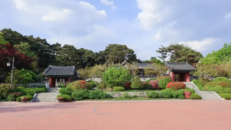 오죽헌 자경문 앞 무장애 보행 진입로